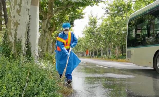 “大清扫大冲洗”杨浦道路贝搏体育注册保洁进行时→