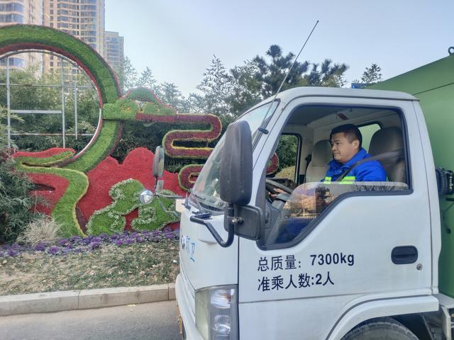 春节我在岗｜与尘土为伴道路清洁我来守护(图4)